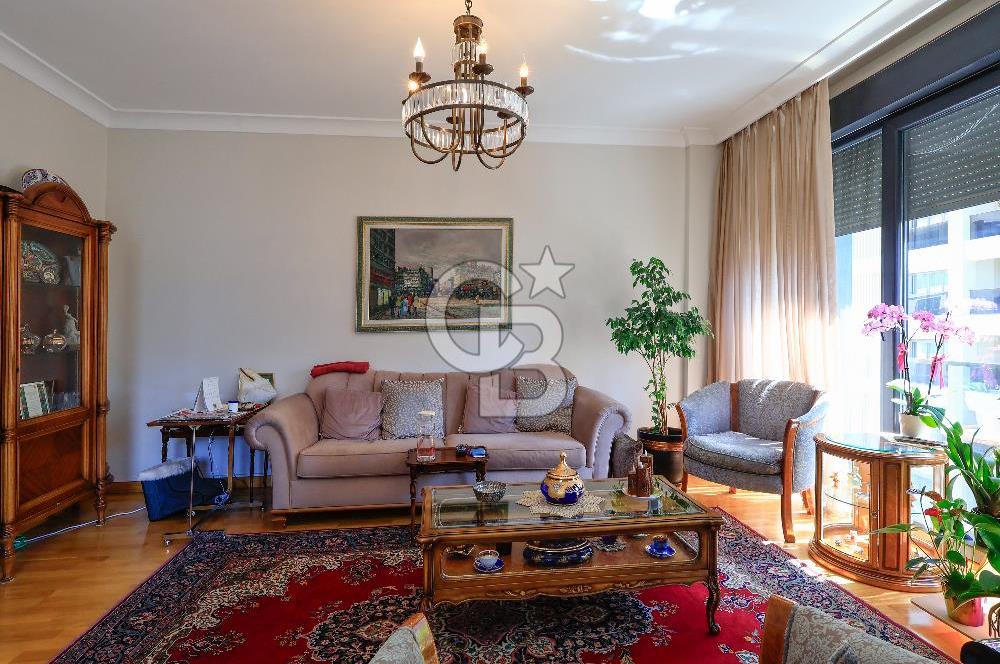 Bağdat caddesi Caddebostan'da Satılık 3+1 Genç Bina
