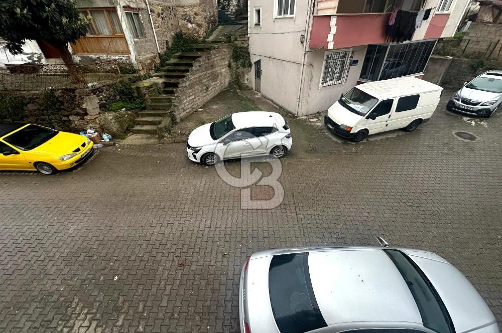 Gölcük Yeni Mahallede Satılık 2+1 Güney Cephe Daire