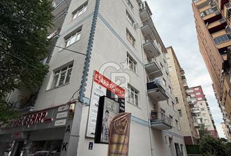 Hastane Metro Durağına Yakın Hazır Kiracılı 3+1 Satılık Daire - 3 - 352178