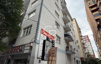 Hastane Metro Durağına Yakın Hazır Kiracılı 3+1 Satılık Daire