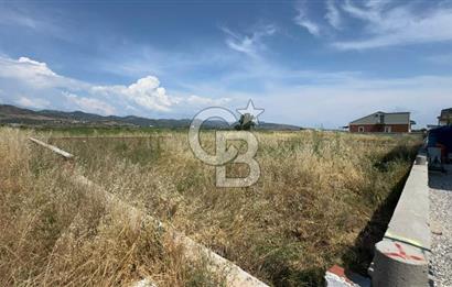 DİKİLİ SALİHLER MAHALLESİNDE SATILIK ARSA