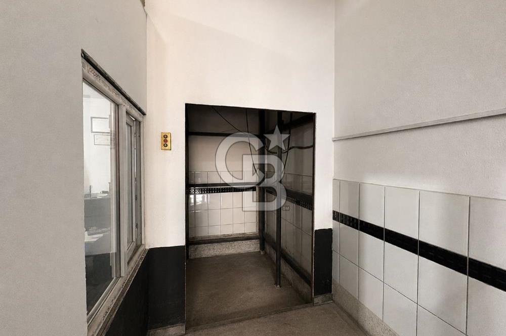 OSTİM MERKEZDE ÜÇ KATLI 910 M2 KOLONSUZ GENİŞ TİCARİ TESİS