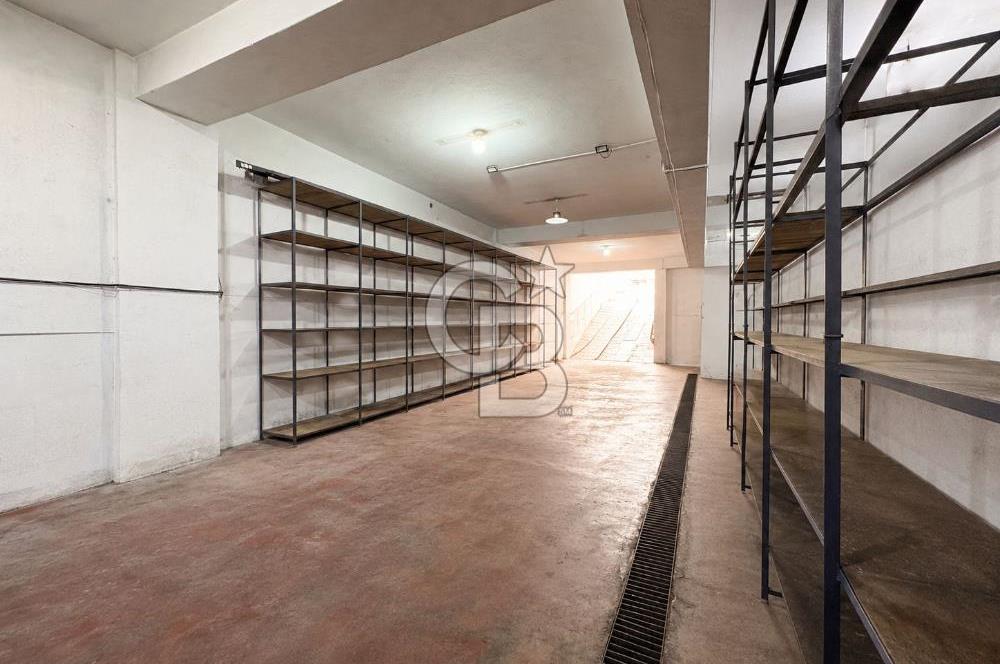 OSTİM MERKEZDE ÜÇ KATLI 910 M2 KOLONSUZ GENİŞ TİCARİ TESİS