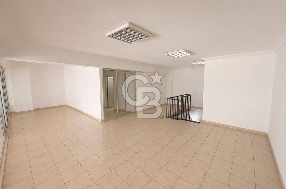 OSTİM MERKEZDE ÜÇ KATLI 910 M2 KOLONSUZ GENİŞ TİCARİ TESİS
