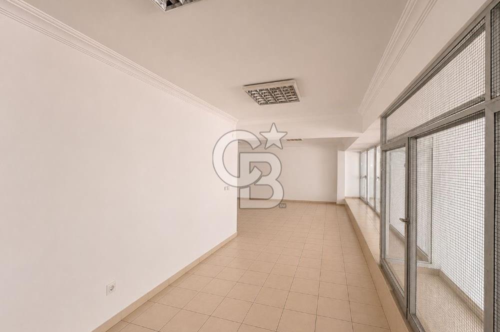 OSTİM MERKEZDE ÜÇ KATLI 910 M2 KOLONSUZ GENİŞ TİCARİ TESİS