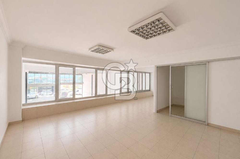 OSTİM MERKEZDE ÜÇ KATLI 910 M2 KOLONSUZ GENİŞ TİCARİ TESİS