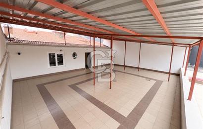 OSTİM MERKEZDE ÜÇ KATLI 910 M2 KOLONSUZ GENİŞ TİCARİ TESİS
