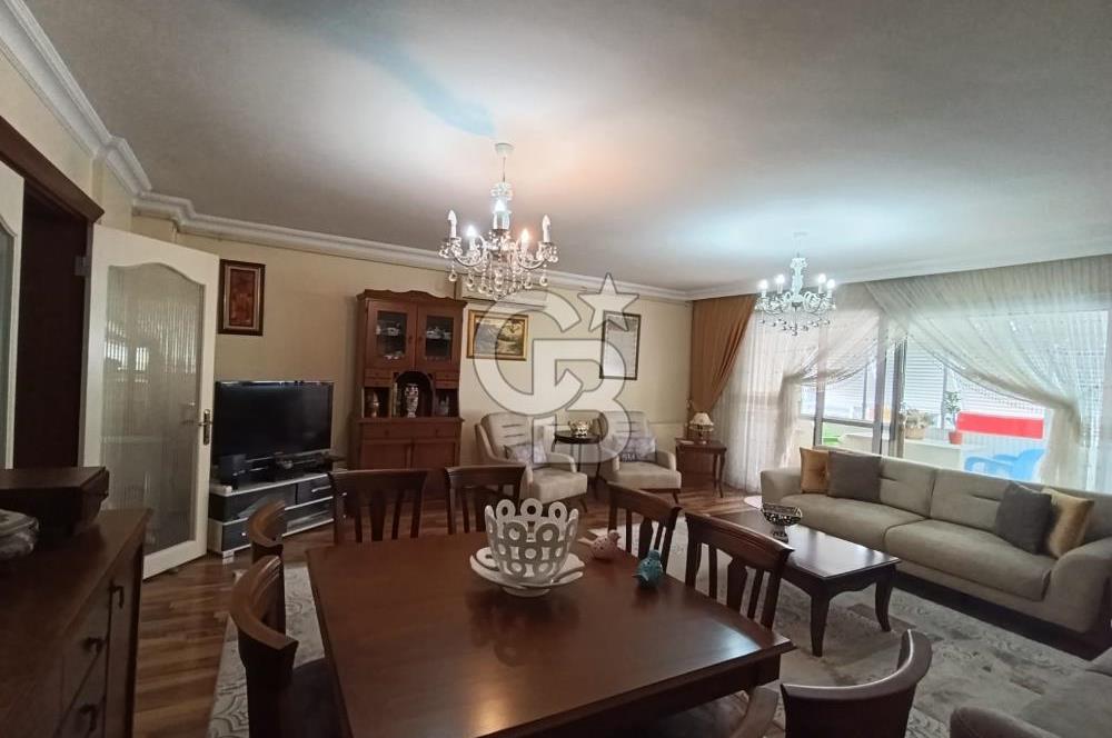 Karşıyaka Bahçelievler Mahallesinde Satılık 3+1 Geniş Daire
