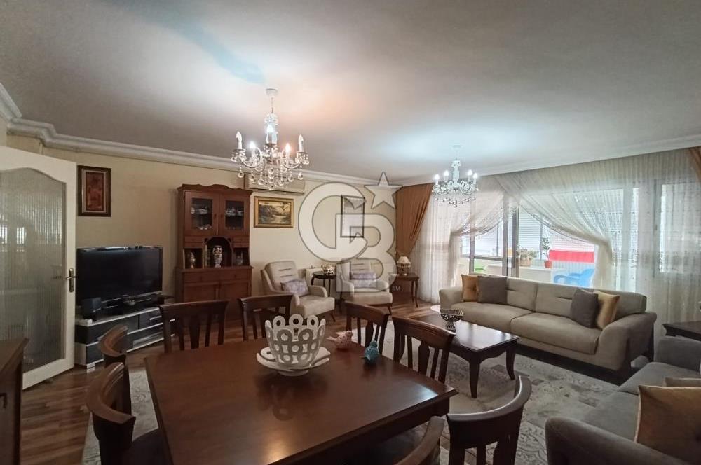 Karşıyaka Bahçelievler Mahallesinde Satılık 3+1 Geniş Daire