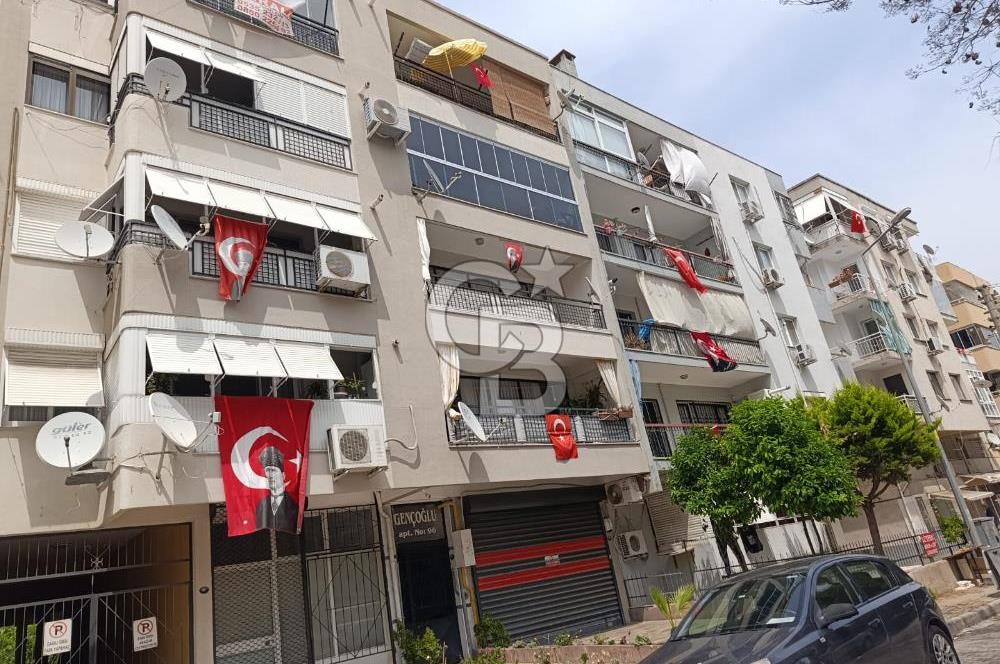 Karşıyaka Bahçelievler Mahallesinde Satılık 3+1 Geniş Daire