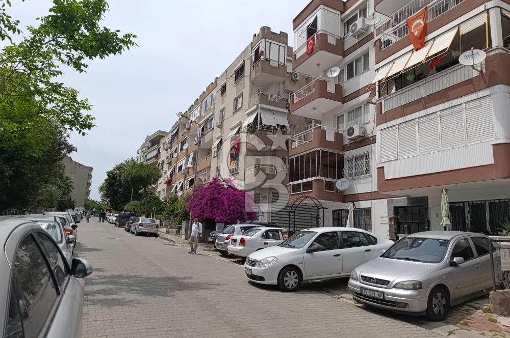 Karşıyaka Bahçelievler Mahallesinde Satılık 3+1 Geniş Daire