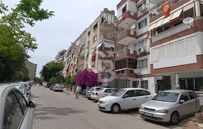 Karşıyaka Bahçelievler Mahallesinde Satılık 3+1 Geniş Daire