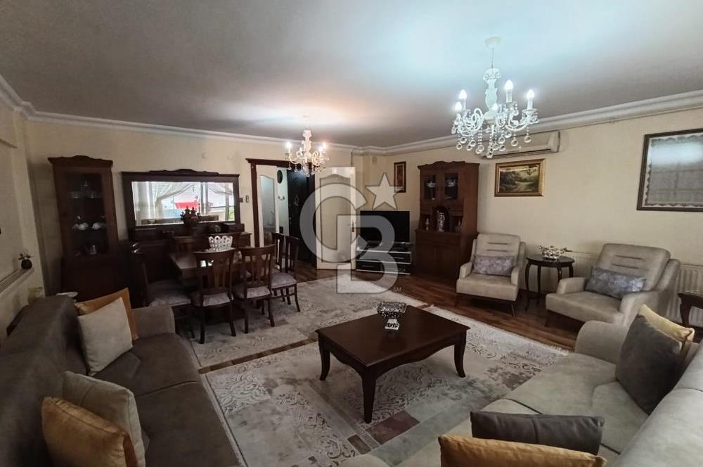 Karşıyaka Bahçelievler Mahallesinde Satılık 3+1 Geniş Daire