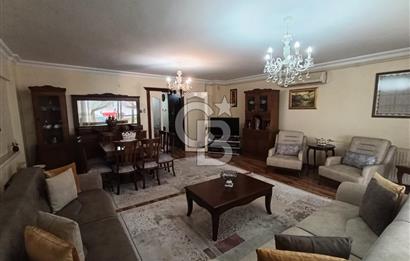 Karşıyaka Bahçelievler Mahallesinde Satılık 3+1 Geniş Daire
