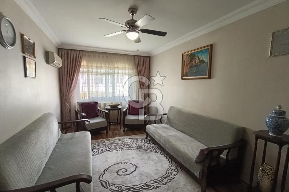 Karşıyaka Bahçelievler Mahallesinde Satılık 3+1 Geniş Daire