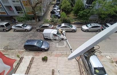 Karşıyaka Bahçelievler Mahallesinde Satılık 3+1 Geniş Daire