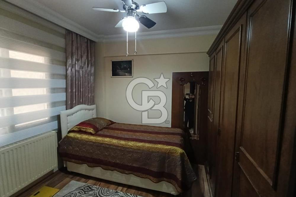Karşıyaka Bahçelievler Mahallesinde Satılık 3+1 Geniş Daire