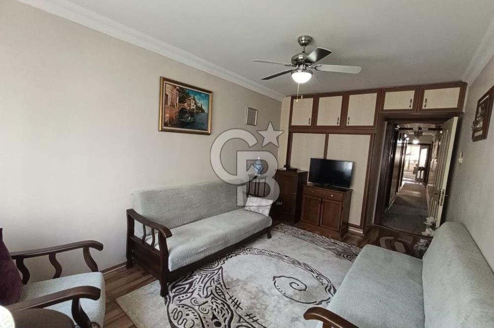 Karşıyaka Bahçelievler Mahallesinde Satılık 3+1 Geniş Daire