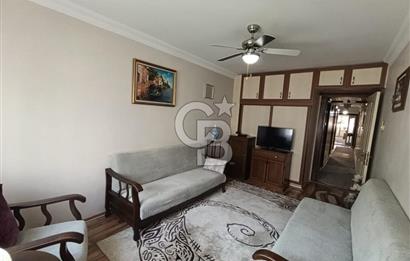 Karşıyaka Bahçelievler Mahallesinde Satılık 3+1 Geniş Daire