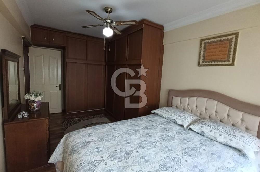 Karşıyaka Bahçelievler Mahallesinde Satılık 3+1 Geniş Daire