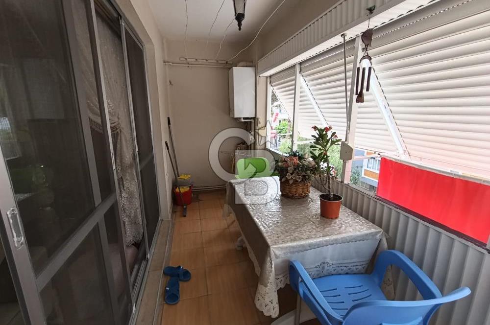 Karşıyaka Bahçelievler Mahallesinde Satılık 3+1 Geniş Daire