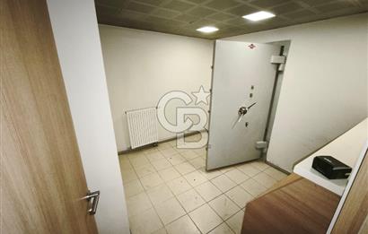 Natoyolu Caddesi Üzerinde Banka Altyapılı, Geniş Cepheli 460 m² Kiralık Mağaza/Dükkan