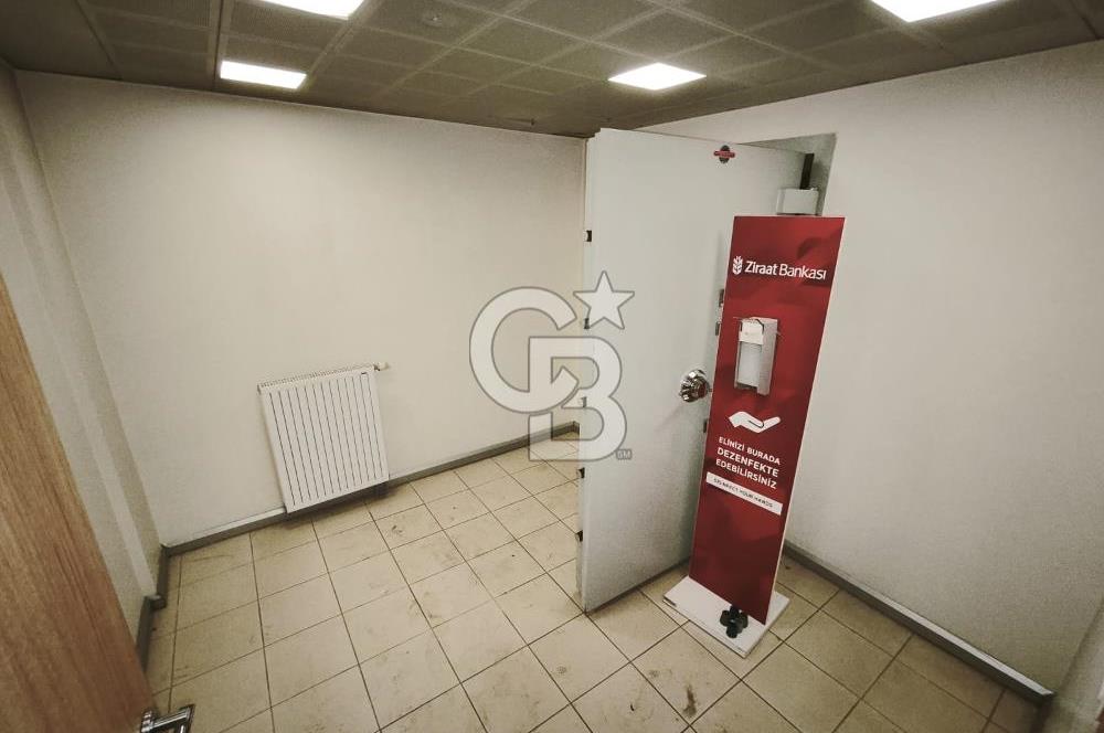 Natoyolu Caddesi Üzerinde Banka Altyapılı, Geniş Cepheli 460 m² Kiralık Mağaza/Dükkan