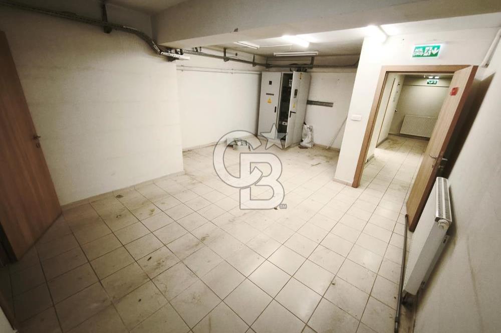 Natoyolu Caddesi Üzerinde Banka Altyapılı, Geniş Cepheli 460 m² Kiralık Mağaza/Dükkan