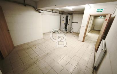 Natoyolu Caddesi Üzerinde Banka Altyapılı, Geniş Cepheli 460 m² Kiralık Mağaza/Dükkan
