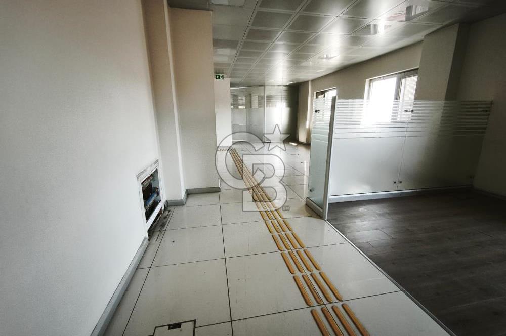 Natoyolu Caddesi Üzerinde Banka Altyapılı, Geniş Cepheli 460 m² Kiralık Mağaza/Dükkan