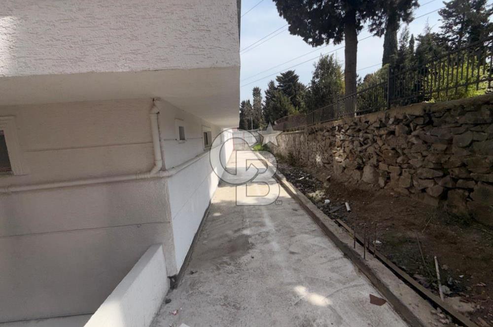 Sefaköy Kültür Merkezi Arkası Kiralık Geniş Cepheli Dükkan