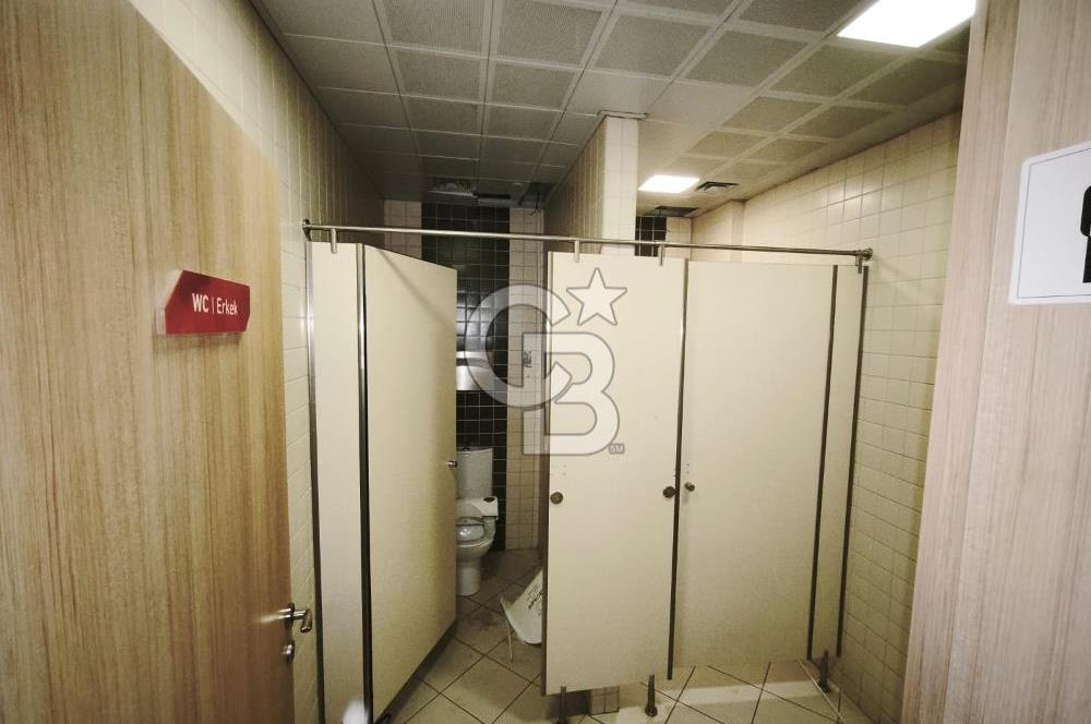 Natoyolu Caddesi Üzerinde Banka Altyapılı, Geniş Cepheli 460 m² Kiralık Mağaza/Dükkan