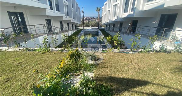 İzmir Torbalı Ayrancılarda Site İçerisinde Satılık Tripleks Villa - 352267