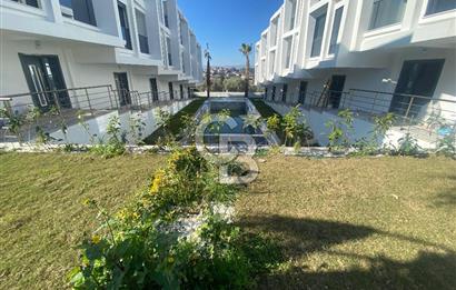 İzmir Torbalı Ayrancılarda Site İçerisinde Satılık Tripleks Villa