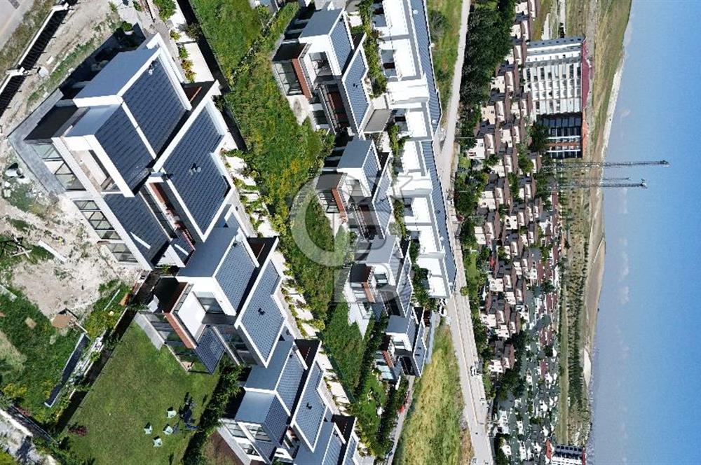 BAĞLICA 5+1 SİTE İÇİNDE GÜVENLİKLİ  MÜSTEKİL 754M2 ARSA PAYLI VİLLA