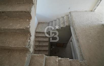 BAĞLICA 5+1 SİTE İÇİNDE GÜVENLİKLİ  MÜSTEKİL 754M2 ARSA PAYLI VİLLA
