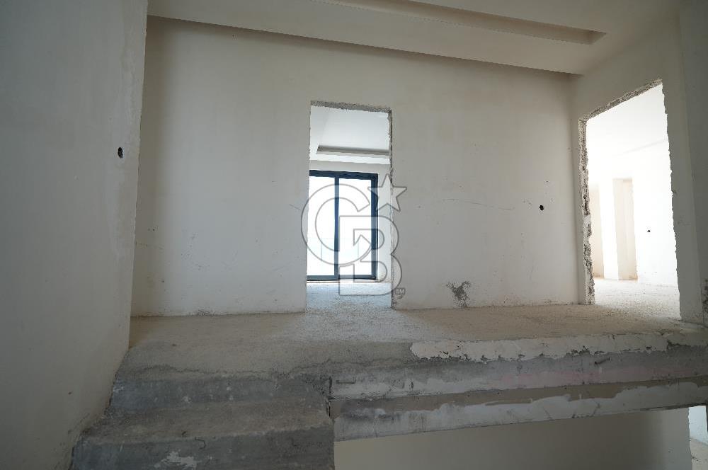 BAĞLICA 5+1 SİTE İÇİNDE GÜVENLİKLİ  MÜSTEKİL 754M2 ARSA PAYLI VİLLA
