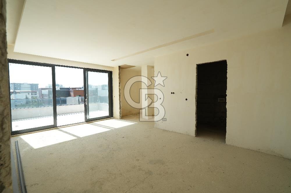 BAĞLICA 5+1 SİTE İÇİNDE GÜVENLİKLİ  MÜSTEKİL 754M2 ARSA PAYLI VİLLA
