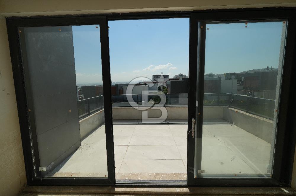 BAĞLICA 5+1 SİTE İÇİNDE GÜVENLİKLİ  MÜSTEKİL 754M2 ARSA PAYLI VİLLA