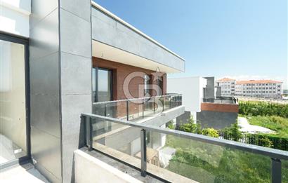 BAĞLICA 5+1 SİTE İÇİNDE GÜVENLİKLİ  MÜSTEKİL 754M2 ARSA PAYLI VİLLA