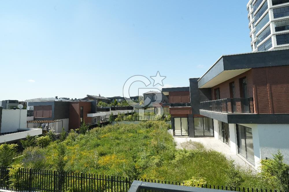 BAĞLICA 5+1 SİTE İÇİNDE GÜVENLİKLİ  MÜSTEKİL 754M2 ARSA PAYLI VİLLA