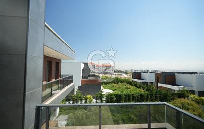 BAĞLICA 5+1 SİTE İÇİNDE GÜVENLİKLİ  MÜSTEKİL 754M2 ARSA PAYLI VİLLA