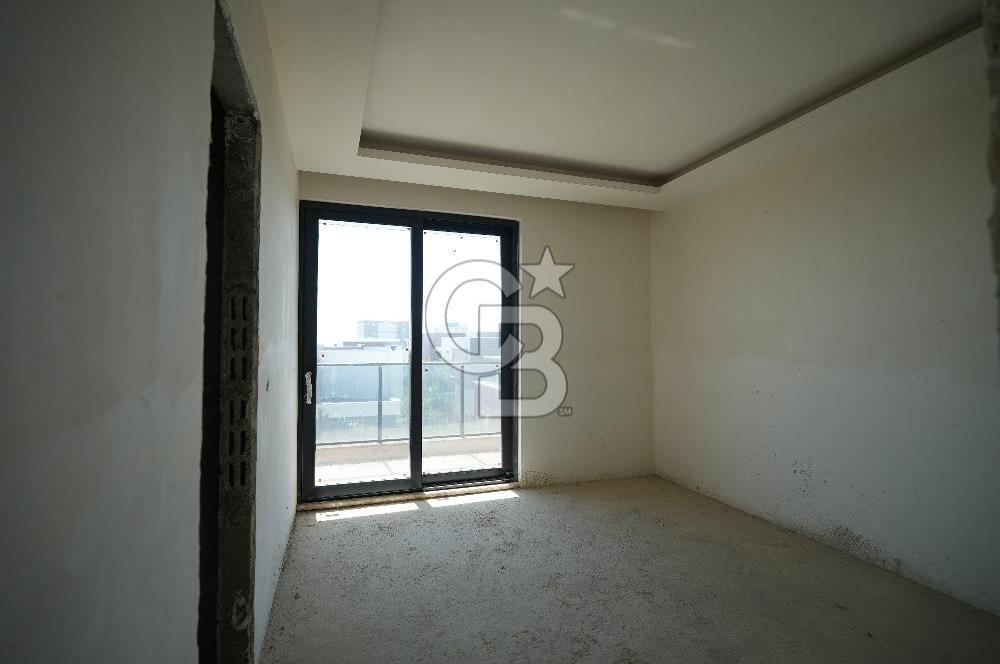 BAĞLICA 5+1 SİTE İÇİNDE GÜVENLİKLİ  MÜSTEKİL 754M2 ARSA PAYLI VİLLA