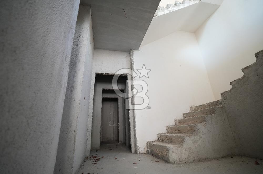 BAĞLICA 5+1 SİTE İÇİNDE GÜVENLİKLİ  MÜSTEKİL 754M2 ARSA PAYLI VİLLA