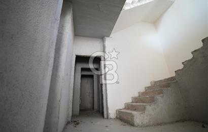 BAĞLICA 5+1 SİTE İÇİNDE GÜVENLİKLİ  MÜSTEKİL 754M2 ARSA PAYLI VİLLA