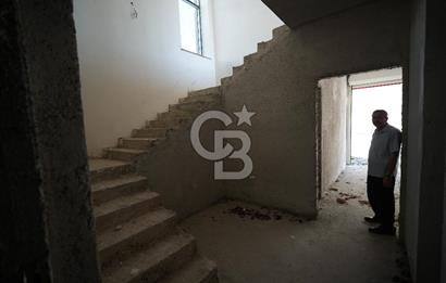 BAĞLICA 5+1 SİTE İÇİNDE GÜVENLİKLİ  MÜSTEKİL 754M2 ARSA PAYLI VİLLA
