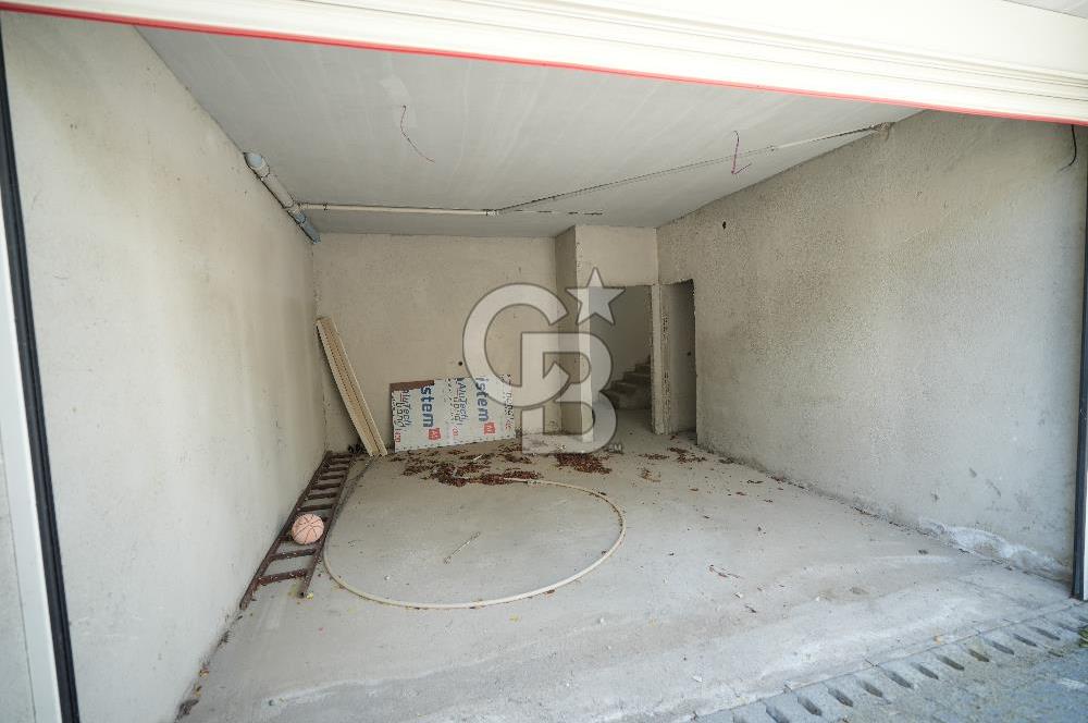 BAĞLICA 5+1 SİTE İÇİNDE GÜVENLİKLİ  MÜSTEKİL 754M2 ARSA PAYLI VİLLA