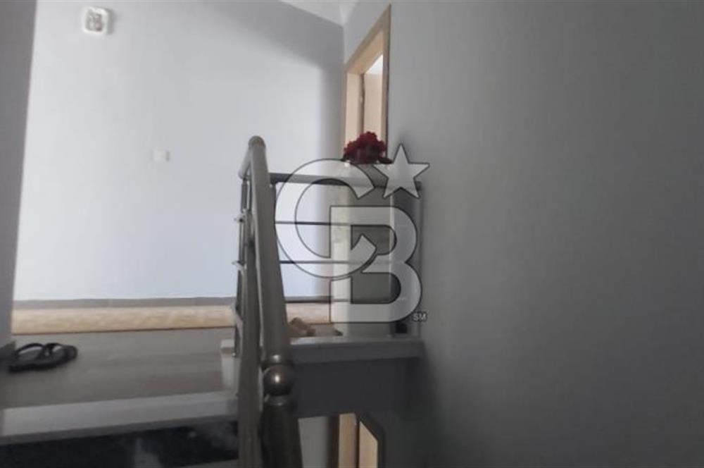 Dikili İsmetpaşa Mahallesinde Satılık 4+1 Dubleks Dire