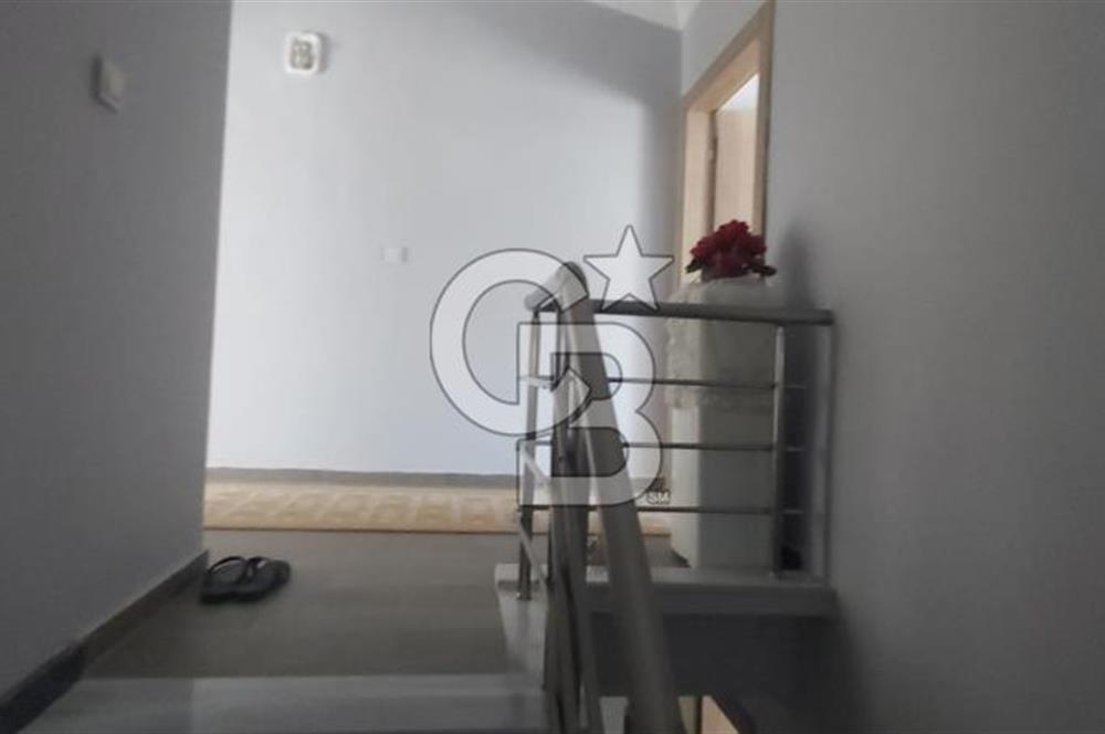 Dikili İsmetpaşa Mahallesinde Satılık 4+1 Dubleks Dire