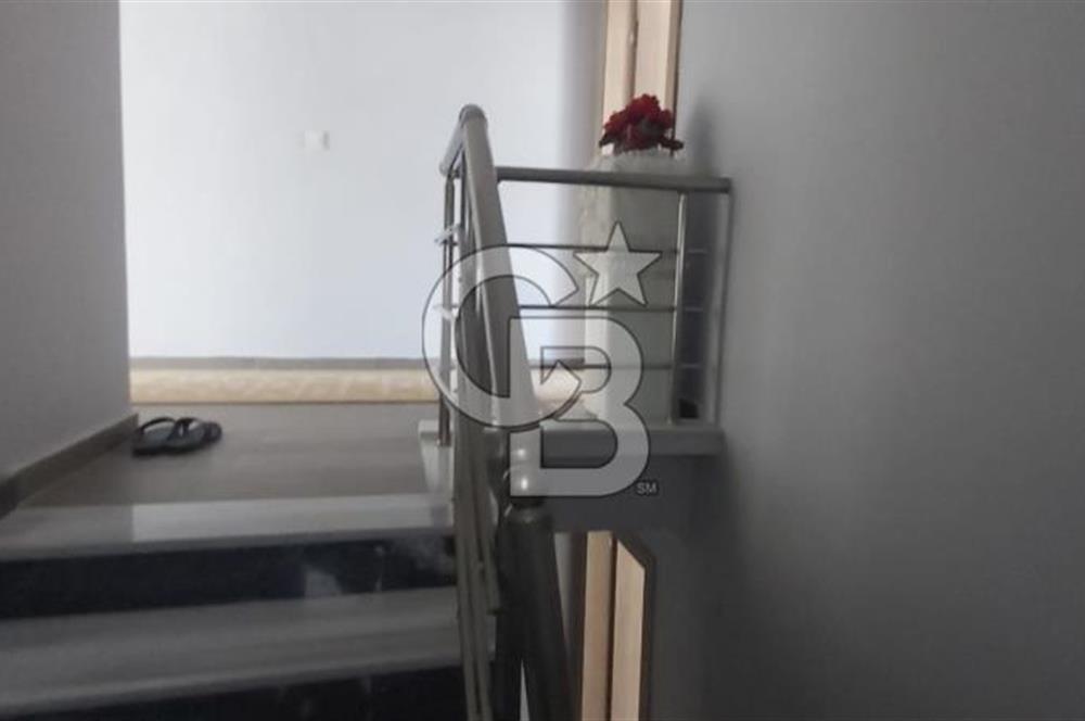 Dikili İsmetpaşa Mahallesinde Satılık 4+1 Dubleks Dire